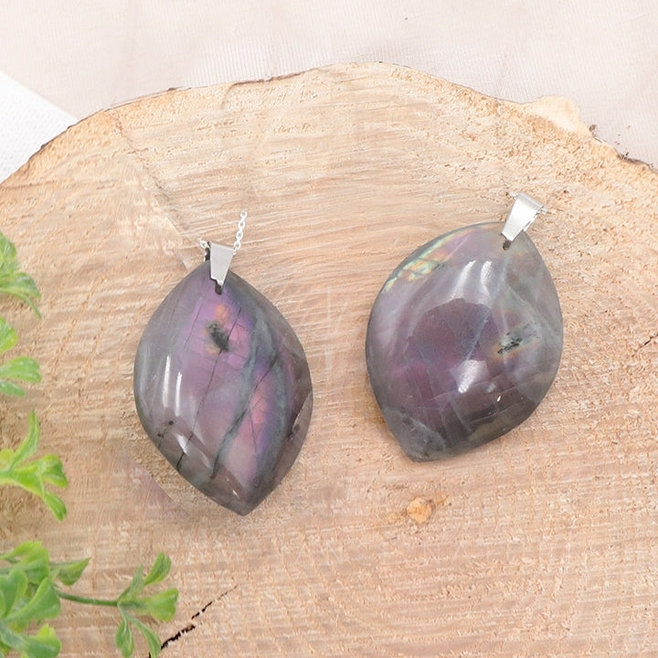 PENDENTIF PIERRE PLATE LABRADORITE VIOLETTE AA+